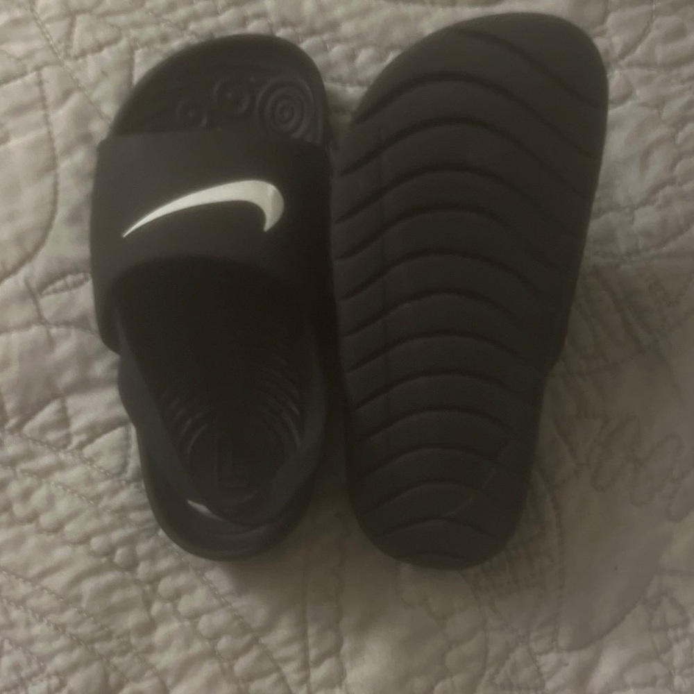 Toddler 10c Nike slides